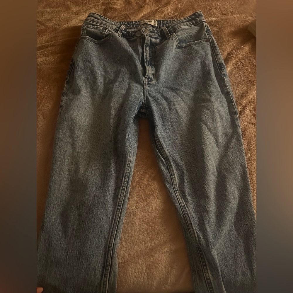 Abercrombie & Fitch Mom jeans